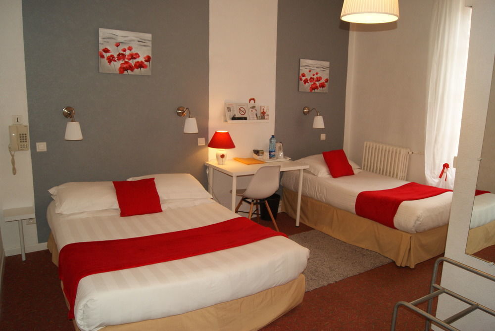 Contact Hotel Les Platanes Villeneuve Sur Lot Centre Eksteriør billede