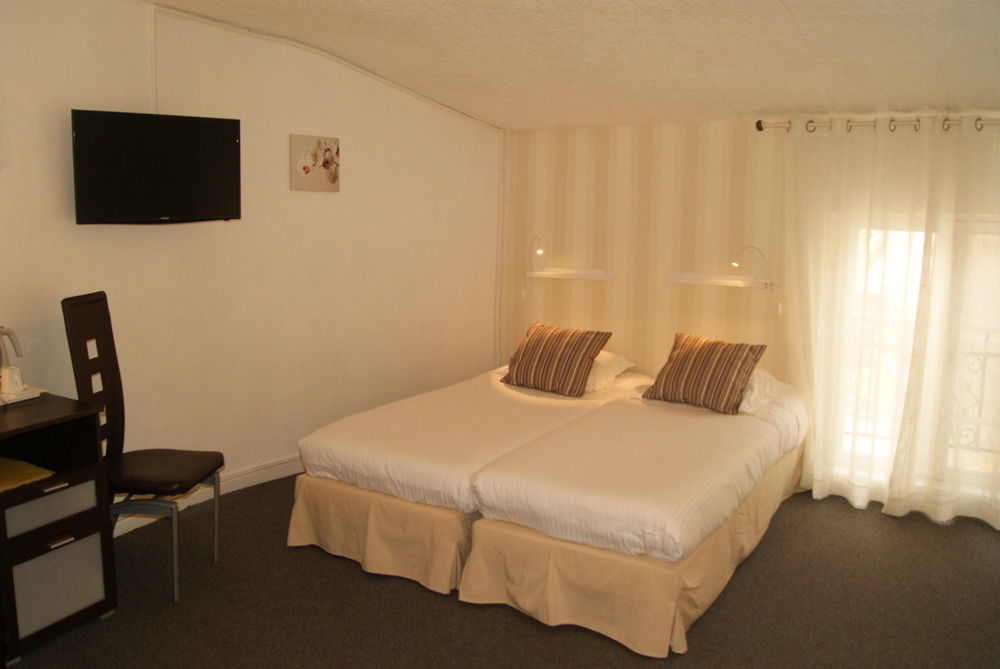 Contact Hotel Les Platanes Villeneuve Sur Lot Centre Eksteriør billede